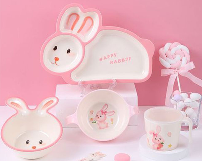 Bagaimana memilih Peralatan Makan Bayi impor yang sehat dan aman